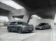 to biler under noget betonbro