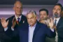 orban slår ud med armene