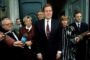 Helge Mortensen (yderst tv.) var minister fra 1993 til 1994, mens Poul Nyrup Rasmussen var statsminister. Helge Mortensen er tirsdag død i en alder af 84 år. (Arkivfoto).