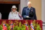Norsk kongepar på balkon
