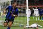 Adriano sendte Inter tilbage på førstepladsen i Serie A.
 Foto: AP/Luca Bruno / POLFOTO