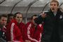Jürgen Klinsmann forsøgte forgæves at råbe sine spillere op, da Bayern røg ud af pokalen i Tyskland.
 Foto: AP/Mark Keppler / POLFOTO