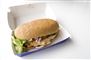 Den nye burger indgår i en Team Danmark menu, som består af burger, gulerødder og vand eller juice. Foto: Marie Joensen 