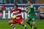 Luca Toni udlignede til 1-1. Men så tog Christian Gentner og Wolfsburg fra og vandt 5-1. 
 Foto: AP Photo/Eckehard Schulz / POLFOTO