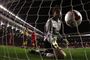 Liverpool og Arsenal spillede i går 4-4 i Premier League.
 Foto: AP/Paul Thomas / POLFOTO