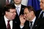 Irlands premierminister Brian Cowen (tv.) har forhandlet sig frem til en light-version af Lissabon-traktaten til de irske borgere.
 Foto: AP/Michel Euler / POLFOTO