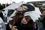 Det er ikke kun Michael Jacksons familie, der sørger over tabet af popstjernen. Også danske fans græder.
 Foto: Finn Frandsen / POLFOTO