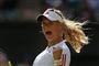 Der er grund til glæde hos den unge Wozniacki. I dag spillede hun sig videre til fjerde runde i Wimbledon.
 Foto: Alastair Grant