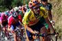 Inigo Landaluze, der ses her forrest på billedet, er sammen med landsmanden Ricardo Serrano blevet testet positiv for brug af doping.
 Foto: AP/Christophe Ena / POLFOTO