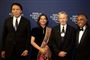 Michael Douglas, der her ses med blandt andre Muhammad Ali, kan endnu en gang se sin søn i problemer.
 Foto: World Economic Forum, Creative Commons Attribution ShareAlike 2.0, Wikimedia Commons