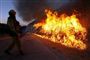 Flammernes styrke i Californien tager til, mens brandmændene forsøger at kæmpe imod. 
 Foto: VERN FISHER / POLFOTO