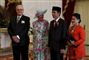 Dronning Margrethe på rejse: Se min blomstrede kjole